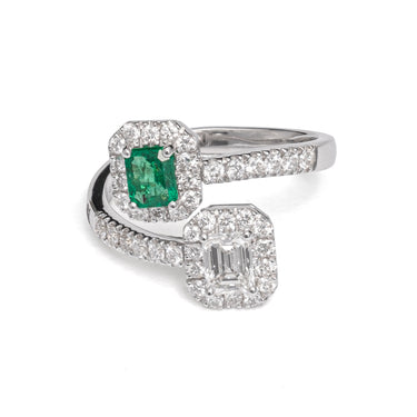 anello importante smeraldo, diamanti, contrariè, anello prezioso, pietre taglio smeraldo